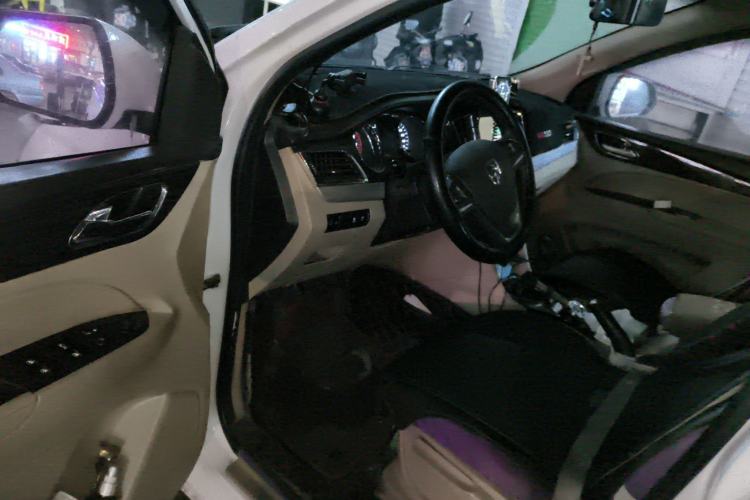 Used Baojun 730 2016 1.5T Manual Luxury Edition 7 Seats
