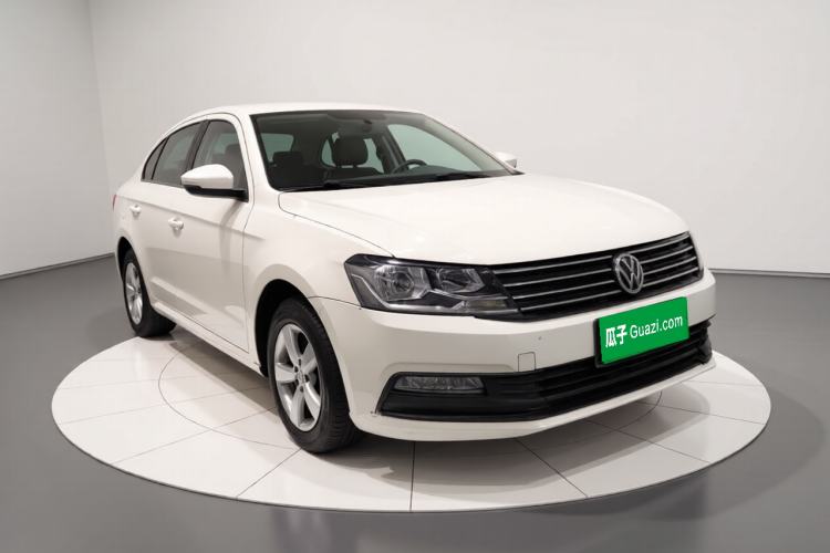 Used Volkswagen Lavida 2015 1.6L Manual Fashion Edition