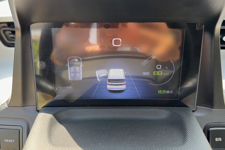 Used Wuling Hongguang MINIEV 2022 Macaron Premium Model – Lithium Ternary Battery
