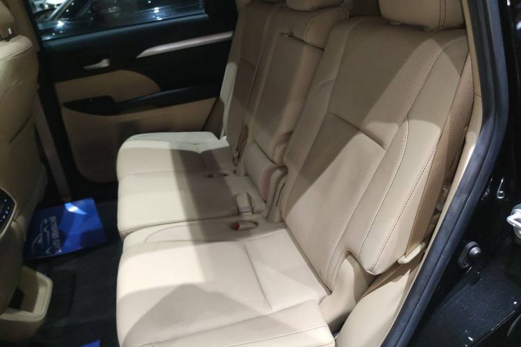 Used Toyota Highlander 2018 2.0T Four-Wheel Drive Luxury Version 7 Seats China VI Standard
