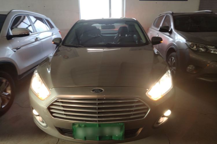 Used Ford Escort 2015 1.5L Automatic Fashion Model
