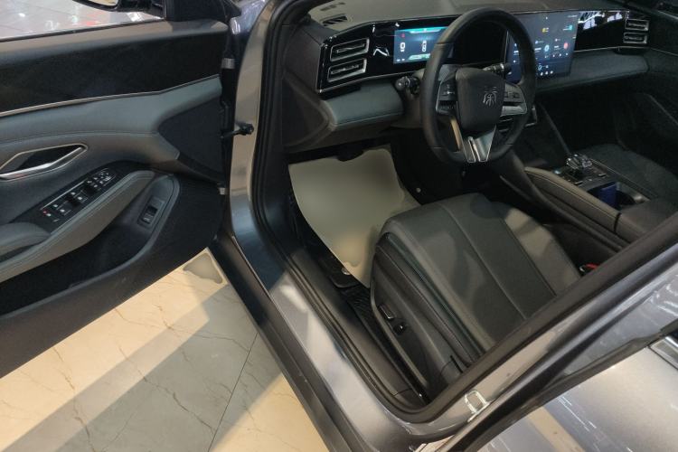 Used BYD Qin L 2024 DM-i 120KM Leading Model
