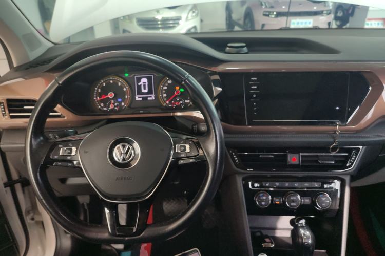 Used Volkswagen Tharu 2020 280TSI Two-Wheel Drive Luxury Edition China VI Standard
