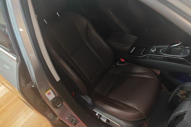 Used Wey VV6 2021 2.0T Two-Wheel Drive Smart Plus
