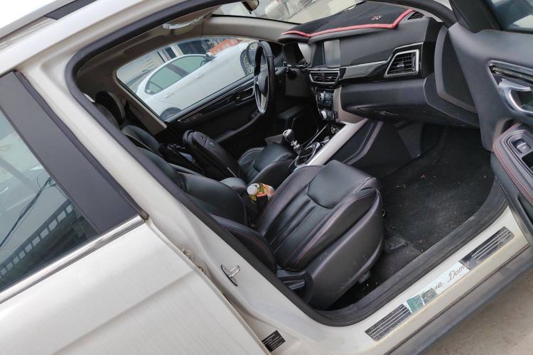 Used Zotye Domy X5 2017 Platinum Edition 1.5T Manual Luxury Model
