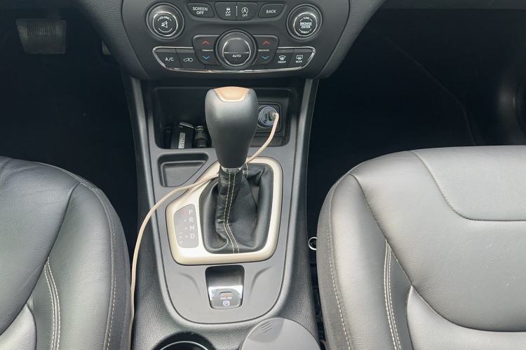 Used  Cherokee 2017 2.0L Superior Edition
