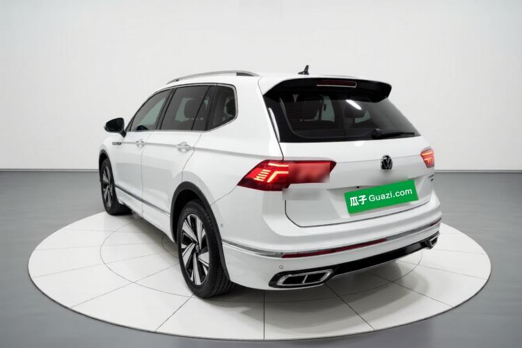 Used Volkswagen Tiguan L 2023 Facelift 380TSI Automatic All-Wheel Drive R-Line Flagship 7-Seater
