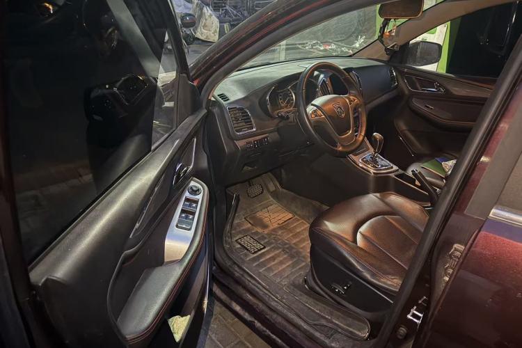 Used Baojun 560 2016 1.8L iAMT Luxury Model
