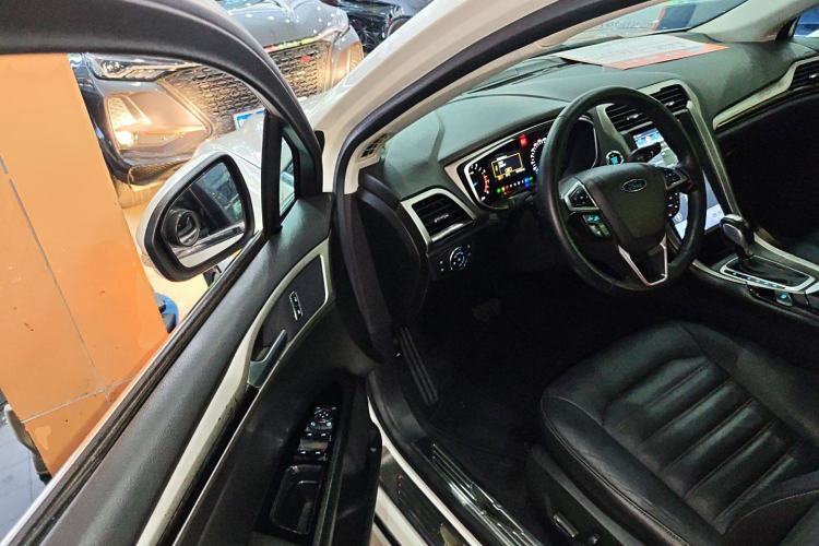 Used Ford Mondeo 2013 2.0L GTDi 200 Fashion Edition
