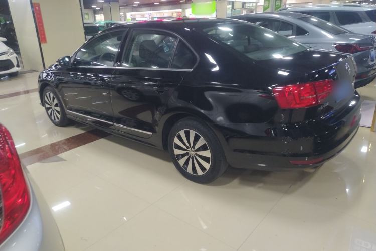 Used Volkswagen Sagitar 2017 230TSI Automatic Comfort Version
