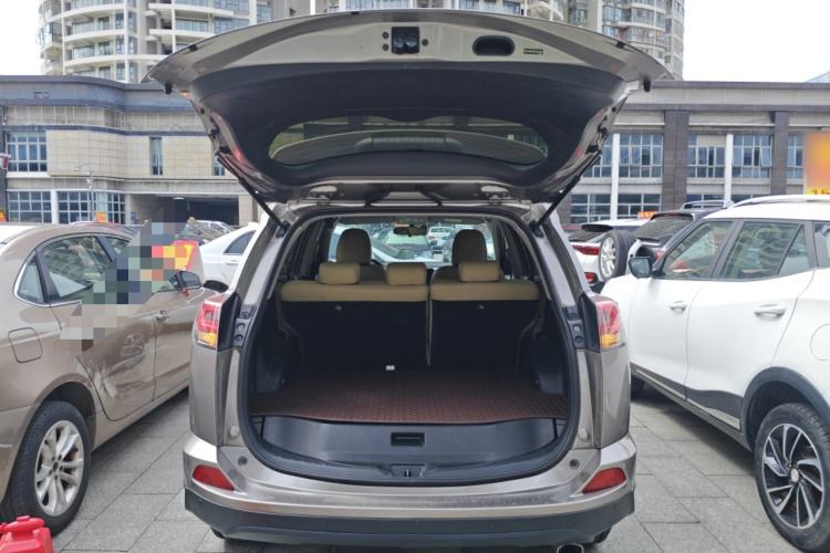 Used Toyota RAV4 2016 2.0L CVT Two-Wheel Drive Urban Edition China V Standard
