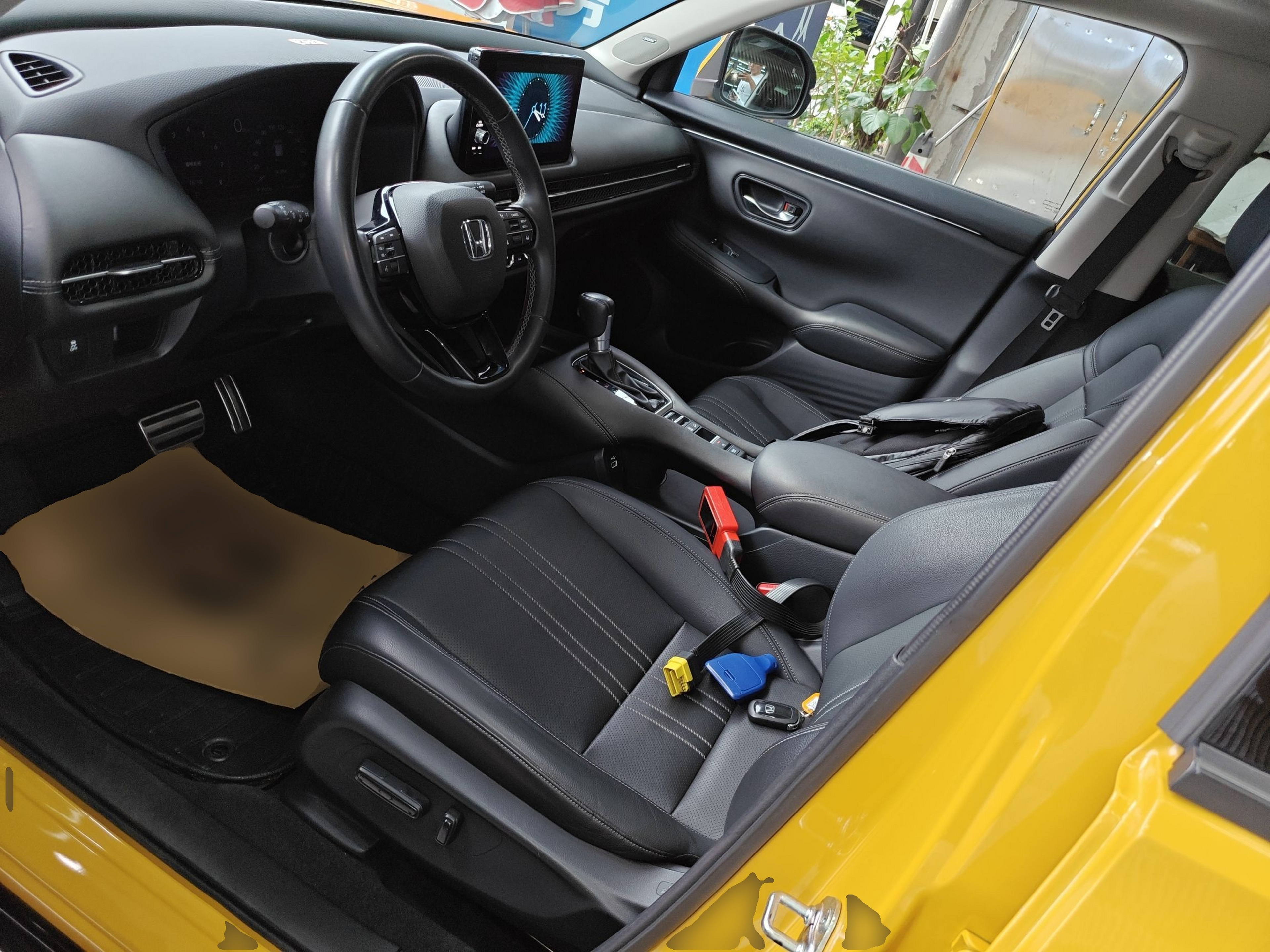 المقاعد الأمامية داخل السيارة