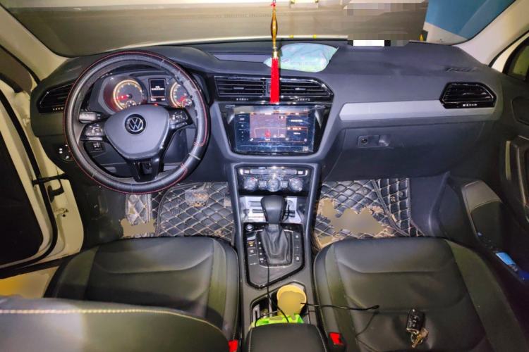 Used Volkswagen Tiguan L 2021 330TSI Automatic Two-Wheel Drive Smart Edition
