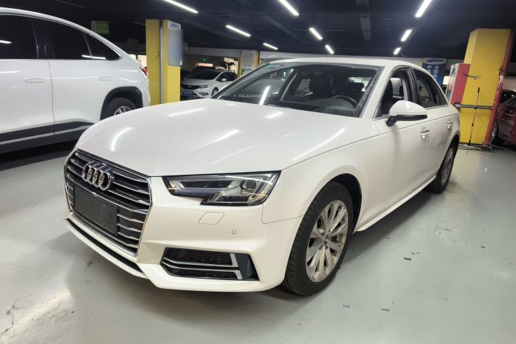 Used Audi A4L 2019 40 TFSI Ambition China VI
