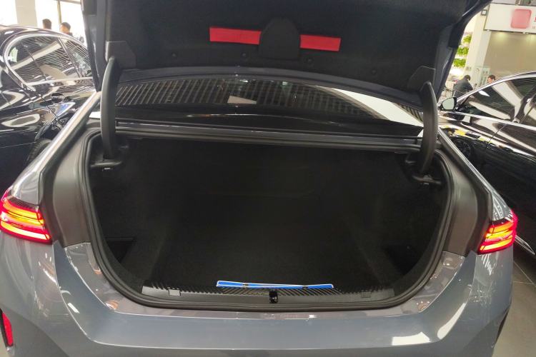 Used BMW 5 Series 2024 530Li Leading Model M Sport Package