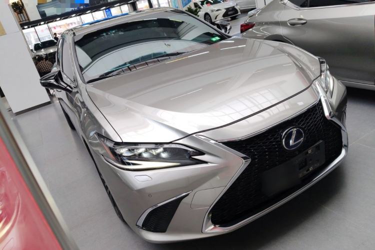 Used Lexus ES 2021 300h Deluxe Edition
