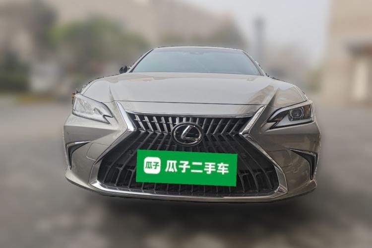 Used Lexus ES 2022 300h Excellence Edition
