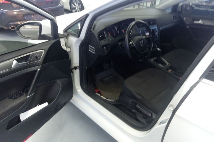 Used Volkswagen Golf 2016 1.6L Automatic Comfort Model
