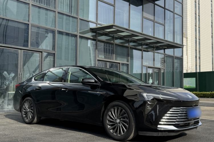 Used Buick LaCrosse 2025 28T Platinum Edition