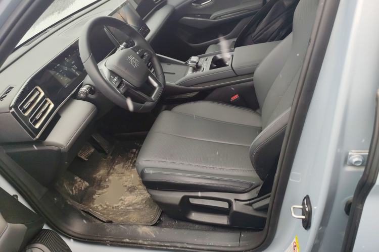 Used BYD Qin L 2025 DM-i Smart Drive 80KM Leading Model