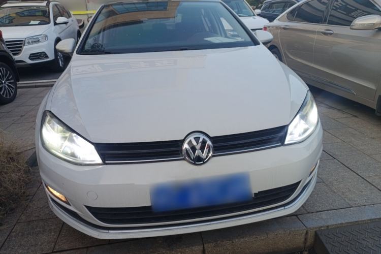 Used Volkswagen Golf 2016 230TSI Automatic Comfort Version
