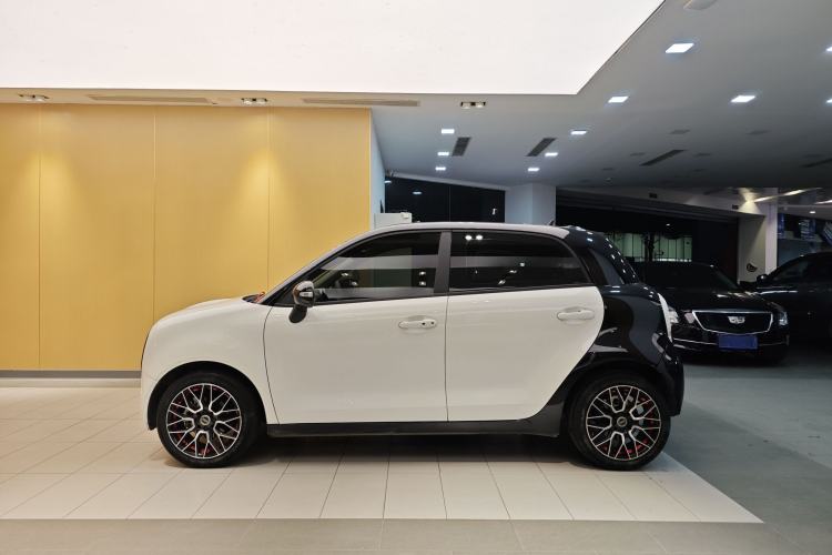 Used ORA Black Cat 2021 351 km Luxury Version
