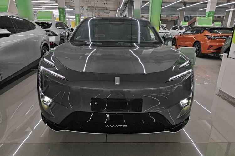 Used  11 2024 730 Luxury Edition with Three Lasers and Rear-Wheel Drive
