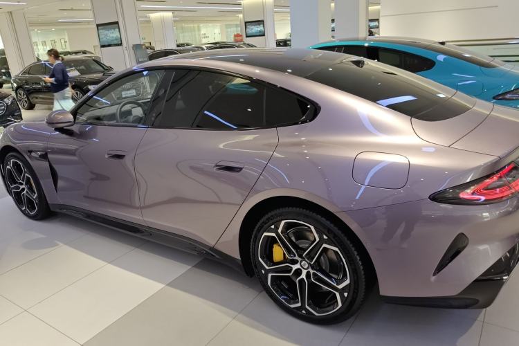 Used  SU7 2024 Rear-Drive Ultra-Long Range Advanced Pro-Level Intelligent Driving Version
