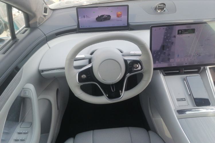 Used Hima Luxeed S7 2025 855 km Max