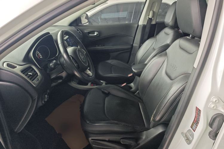 Used  Compass 2017 200T Automatic Family Edition
