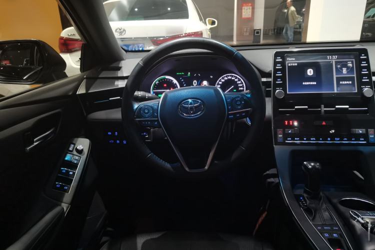 Used Toyota Avalon 2019 Dual-Engine 2.5L XLE Prestige Version China VI Standard
