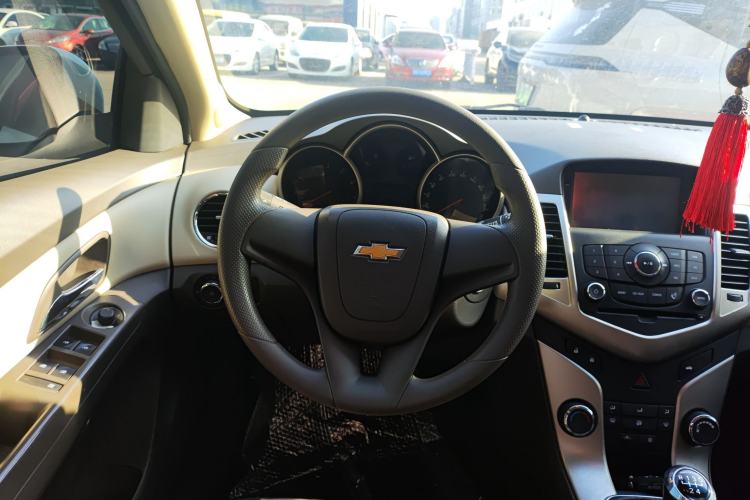 Used Chevrolet Cruze 2015 1.5L Classic SL MT
