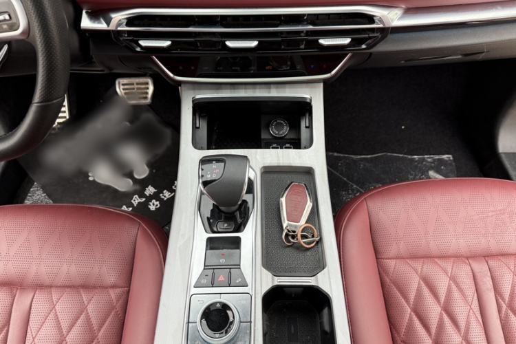 Used JETOUR X70 PLUS 2023 1.6T DCT Stronger 5-Seater
