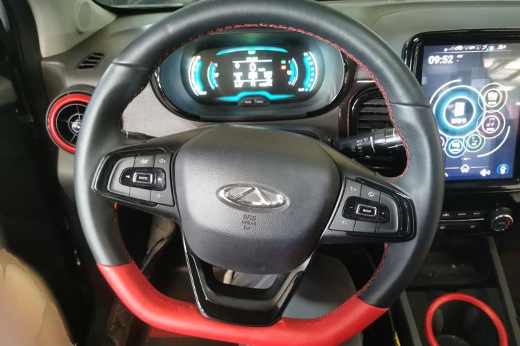 Used Chery Little Ant 2022 Sweet Pink Edition Half-Sugar Version Lithium Iron Phosphate 29.2 kWh 30 kW 301 km
