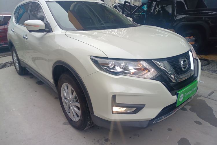 Used Nissan X-Trail 2023 Classic 2.0L Two-Wheel Drive Smart Connect Premium Edition
