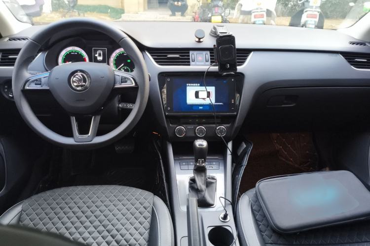 Used Skoda Octavia 2019 TSI280 DSG Luxury Edition Station Wagon China VI Standard