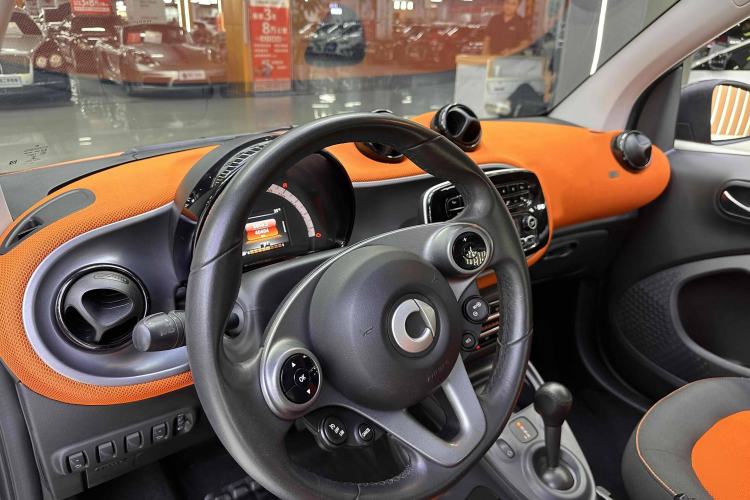 Used  fortwo 2015 1.0L 52 kW Hardtop Passion Edition
