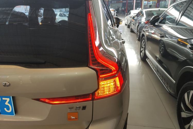 Used Volvo XC60 2019 T5 4x4 Smart Edition China V Standard
