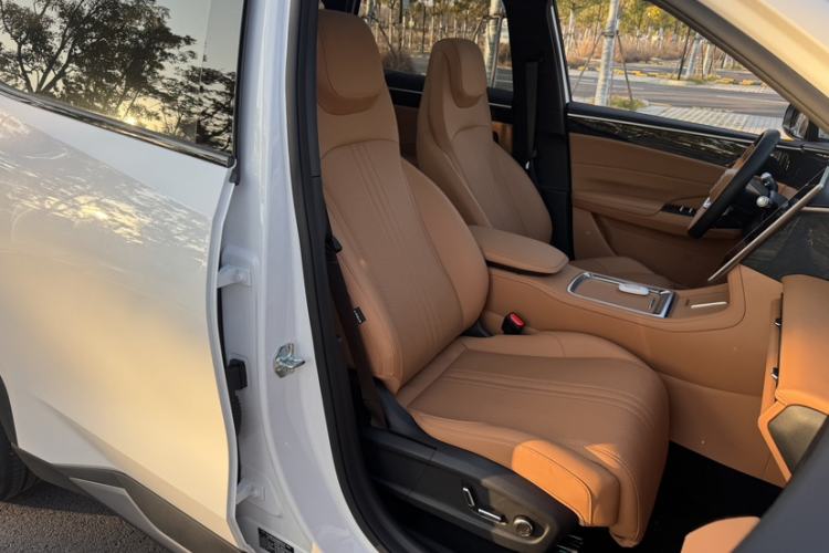 Used  L7 2025 EM-i 115km Exploration+ Edition
