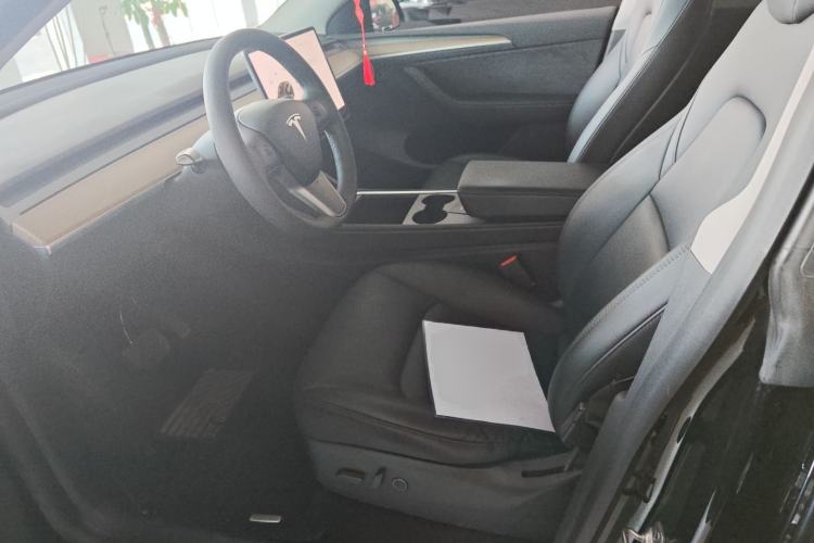 Used Tesla Model Y 2021 Long-Range All-Wheel-Drive Version
