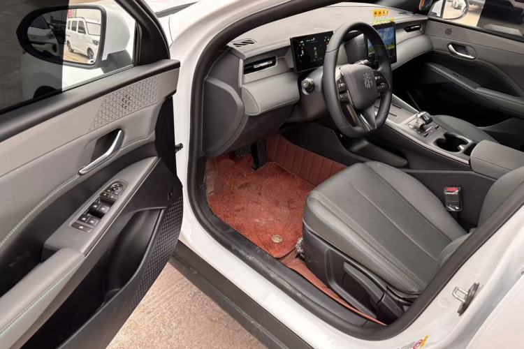 Used BYD Qin PLUS 2025 DM-i Smart Drive 55KM Leading Model
