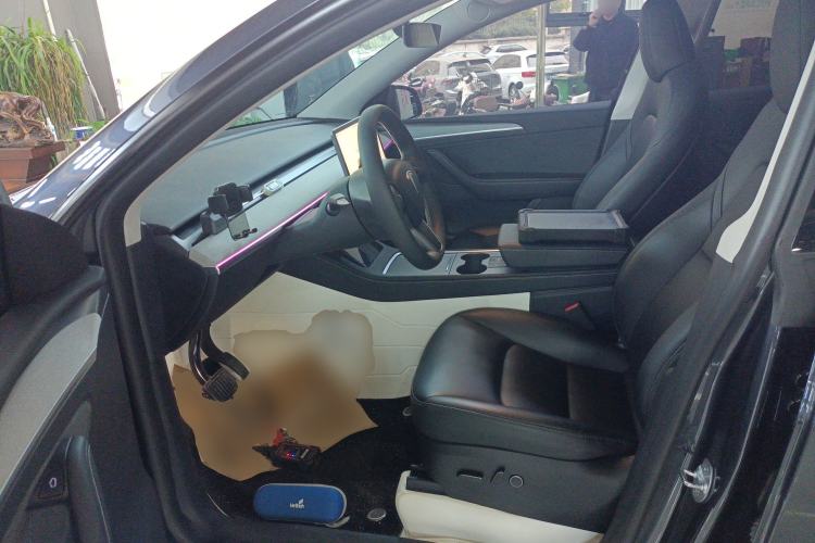 Used Tesla Model Y 2024 Long-Range All-Wheel-Drive Version