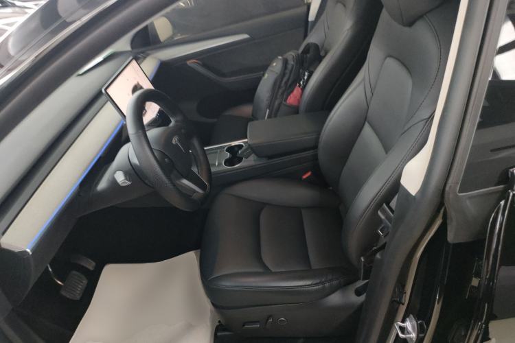 Used Tesla Model Y 2023 Long-Range All-Wheel-Drive Version
