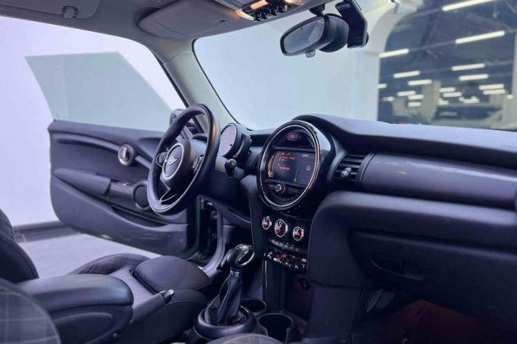 Used  MINI 2016 1.5T COOPER Avant-Garde
