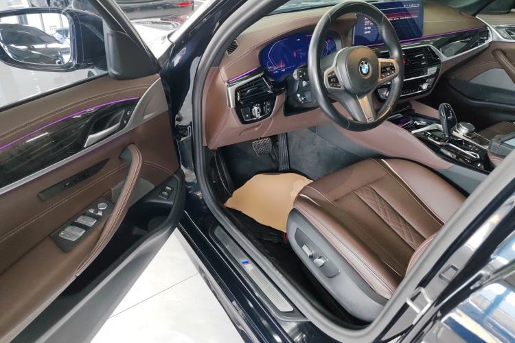 Used BMW 5 Series 2022 Second Facelift 525Li M Sport Package
