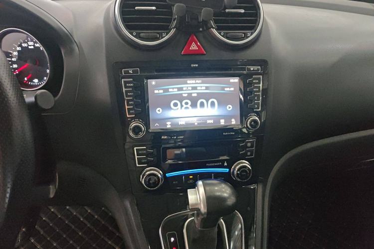 Used Haval H6 2016 Upgraded Model 1.5T Automatic Two-Wheel Drive Elite Version
