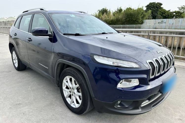 Used  Cherokee 2016 2.4L Leading Edition

