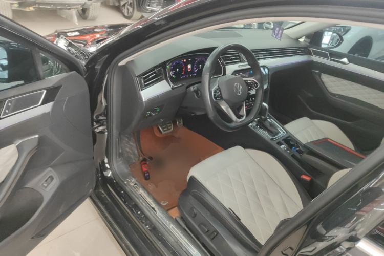 Used Volkswagen Magotan 2023 2 Million Units Limited Edition 330TSI DSG Leading Version
