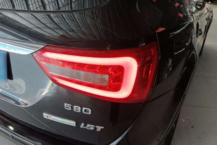 Used Dongfeng Fengon 580 2017 1.5T Manual Luxury Model
