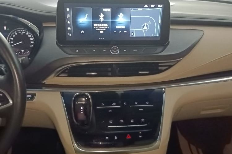 Used Buick GL8 2023 Facelifted Land Cruiser Executive Luxury Version
